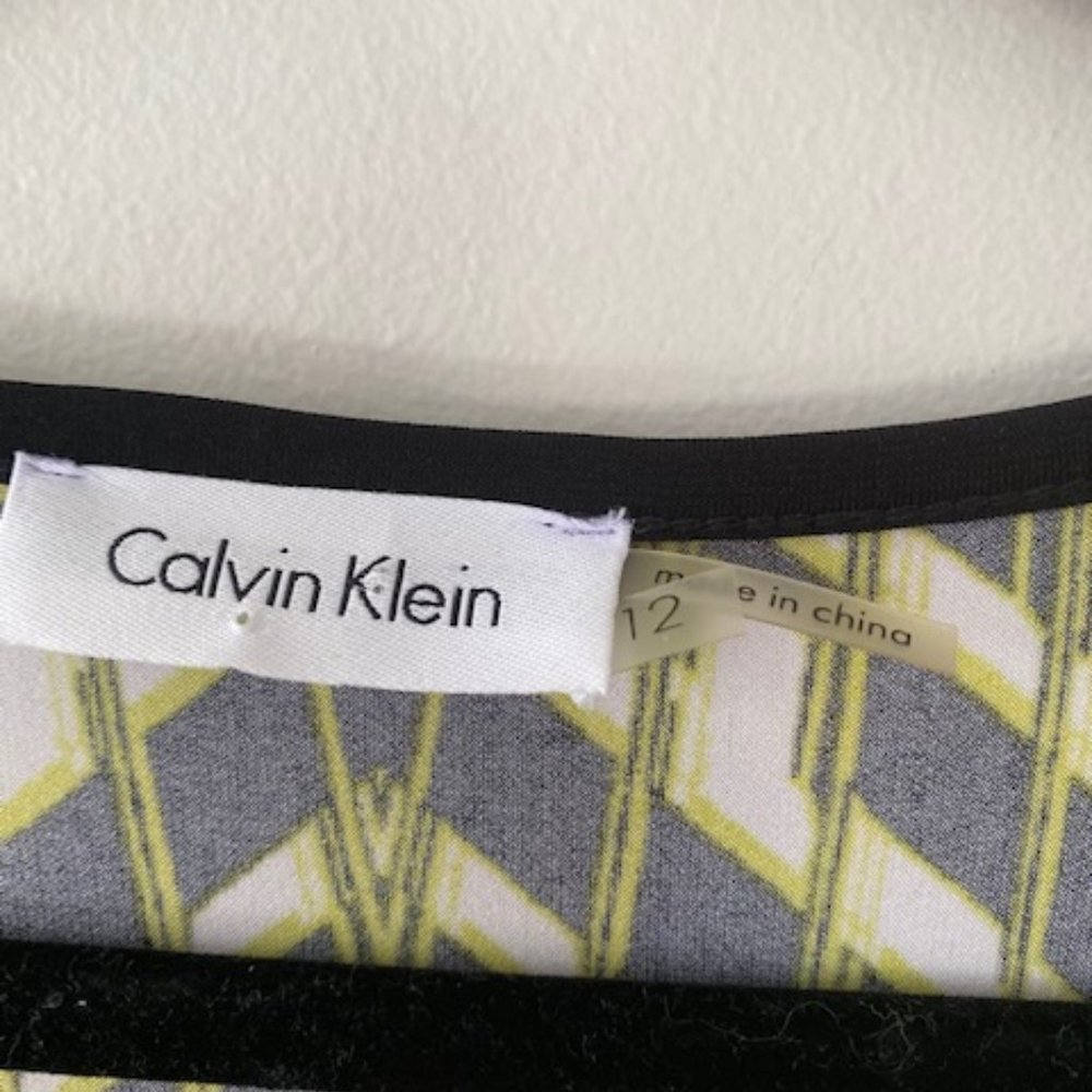 CALVIN KLEIN WRAP STYLE DRESS - SIZE 12 - STRETCH - Picture 3 of 7